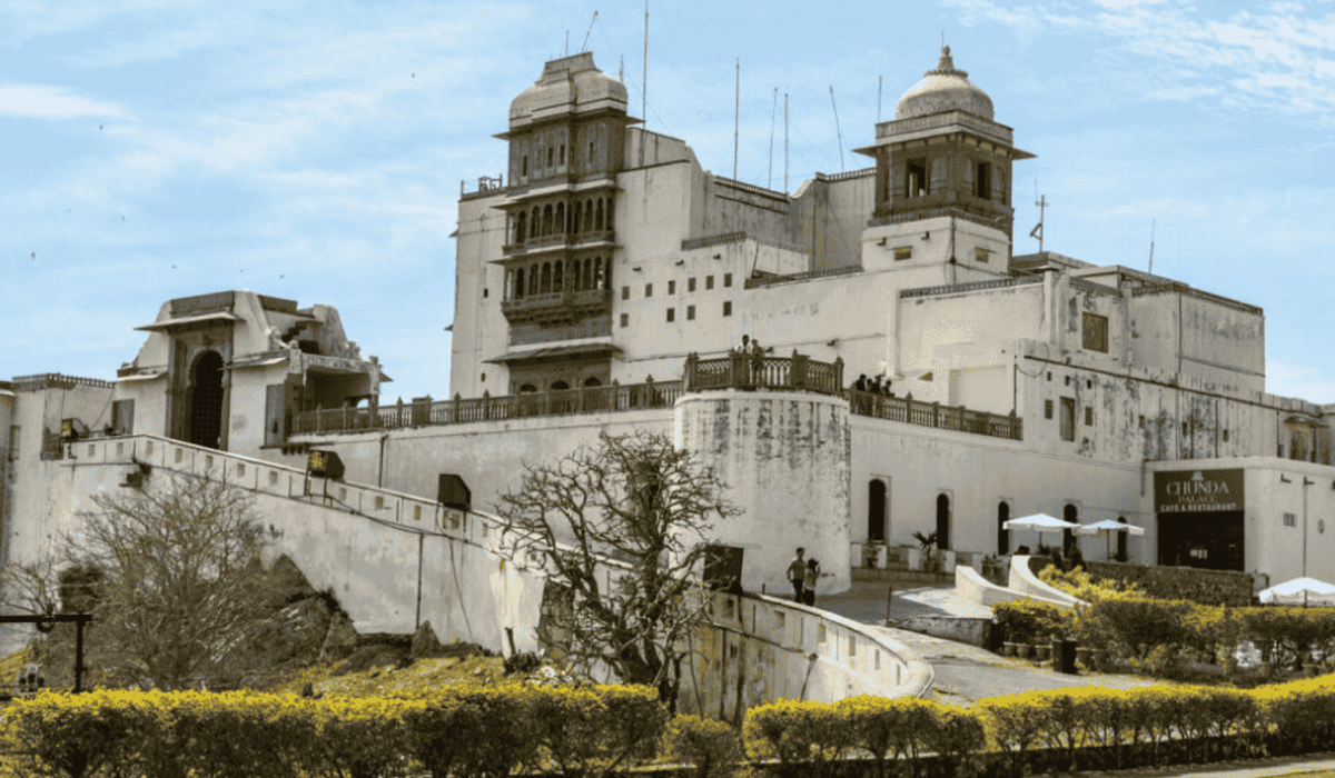 In this Image you will see Sajjangarh Fort Udaipur also known as Sajjangarh Monsoon Palace.